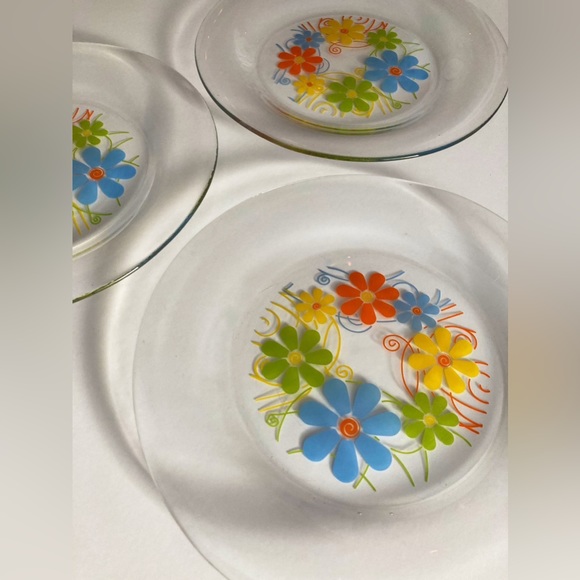 Set of 3 Vintage flower print design plates in very good used condition. - Picture 2 of 5